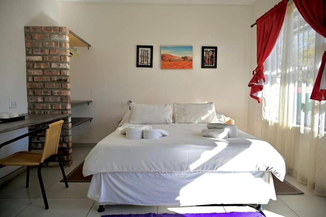 The Farmhouse Boutique Guesthouse And Beergarden Cc Оутджо Стая снимка